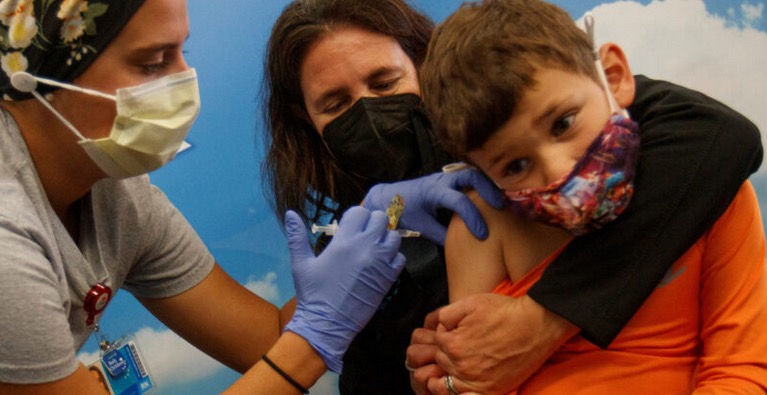 FDA : les personnes vaccinées contre la Covid-19 risquent une mort subite pendant 15 ans