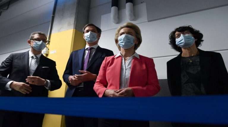 Von der Leyen, Bourla et Sahin poursuivis par des syndicats de police italiens pour meurtre