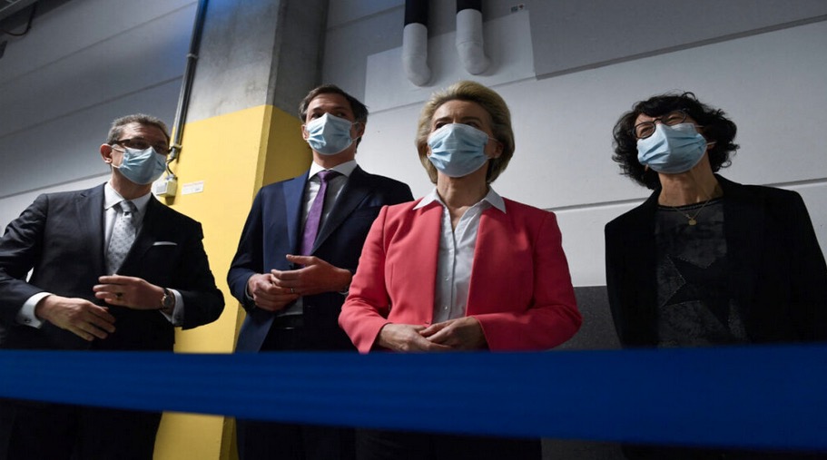 Von der Leyen, Bourla et Sahin poursuivis par des syndicats de police italiens pour meurtre