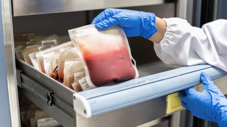 Transfusion : le sang des vaccinés Covid présente-t-il un risque pour les receveurs non vaccinés ?
