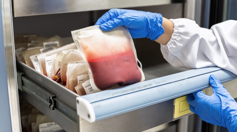 Transfusion : le sang des vaccinés Covid présente-t-il un risque pour les receveurs non vaccinés ?